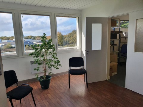 Vente Bureaux / Locaux professionnels, 375 m2 à Saint-Nazaire (44600)