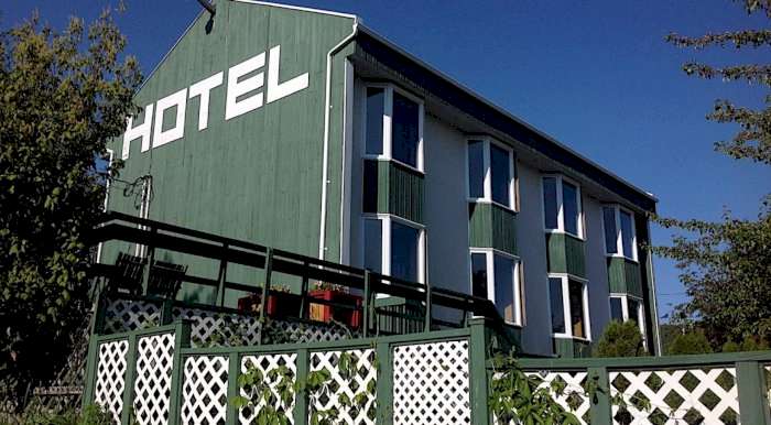 Vente Hôtel-Restaurant de 25 chambres en bord de mer à Tadoussac dans une région québécoise touristique
