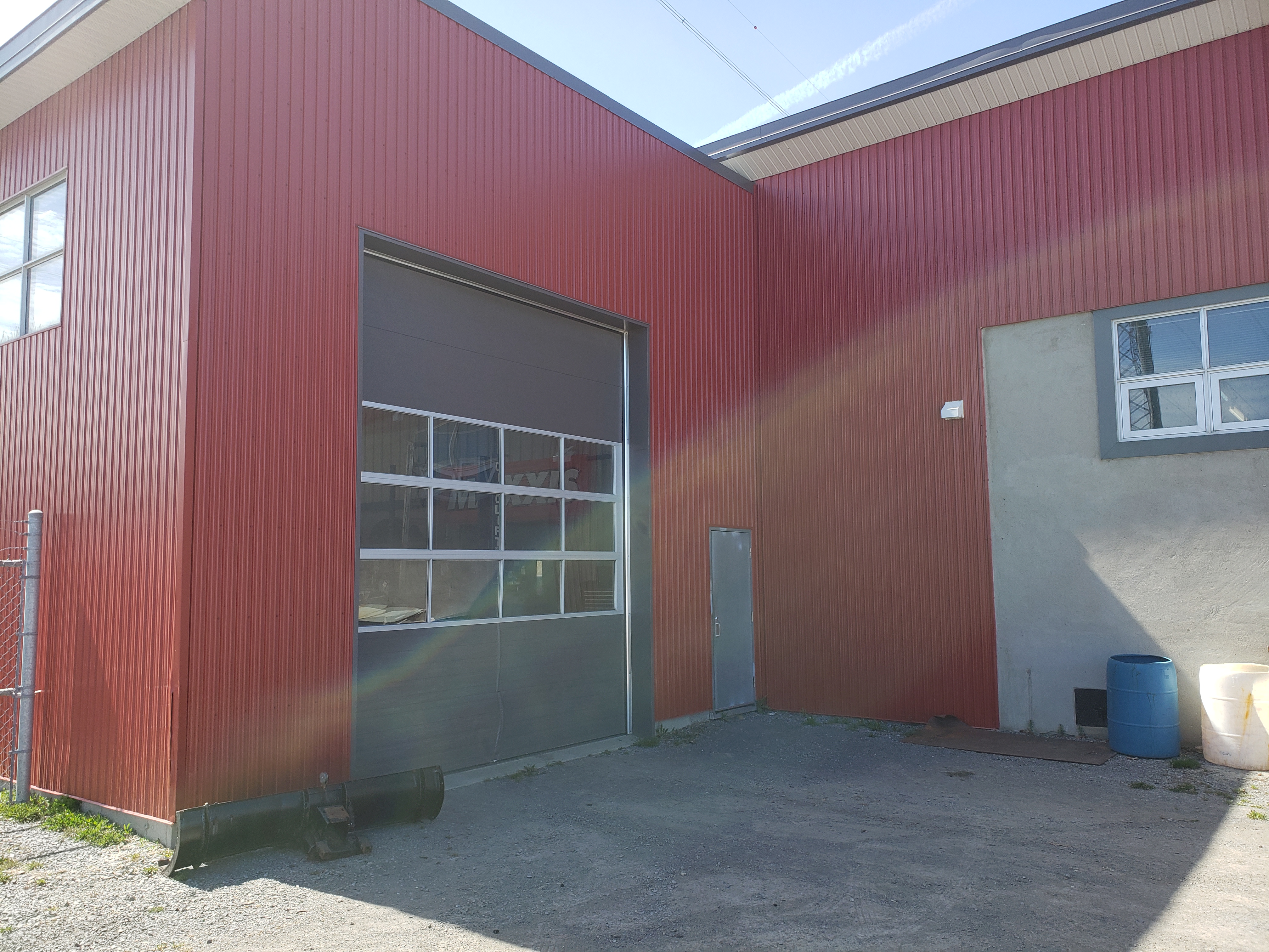 Vente Espace commercial / Atelier idéal pour garage automobile / lave-auto à Boischatel