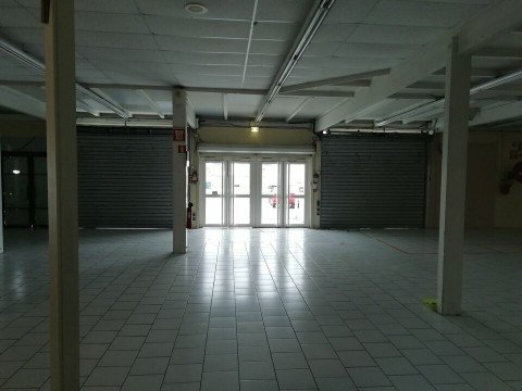 Vente Local commercial , 10770 pi2 à Saint-Paul-lès-Dax (40990) en France