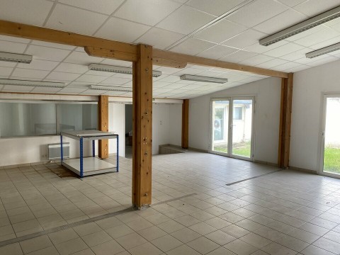 Vente Local commercial , 266 m2 à Mont-de-Marsan (40000) en France