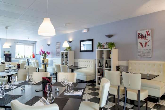 Vente Hôtel restaurant 3* de 9 chambres avec salle de séminaire et parking dans le Gers (32) en France
