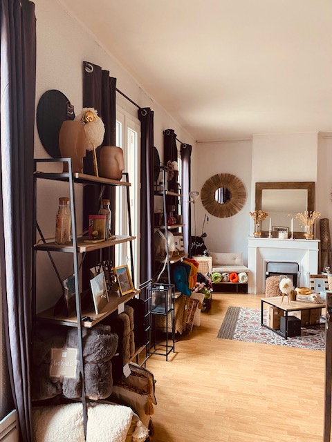 Vente Local commercial idéal pour Décoration, Esthétique / salon de beauté, 135 m2 à Le Bouscat (33110) en France