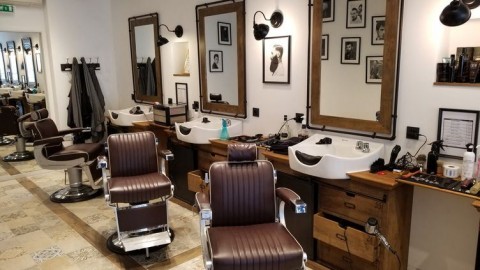 Vente Salon de coiffure, 852 m2 à Le Raincy dans une zone dynamique (93340)