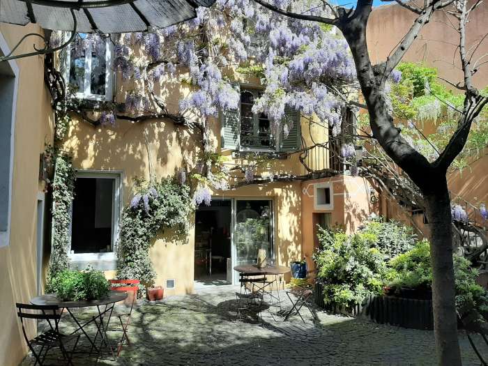 Vente Chambres d'hôtes + gîte indépendant à Clermont-Ferrand (63000), au calme dans un quartier ancien et vivant du centre-ville