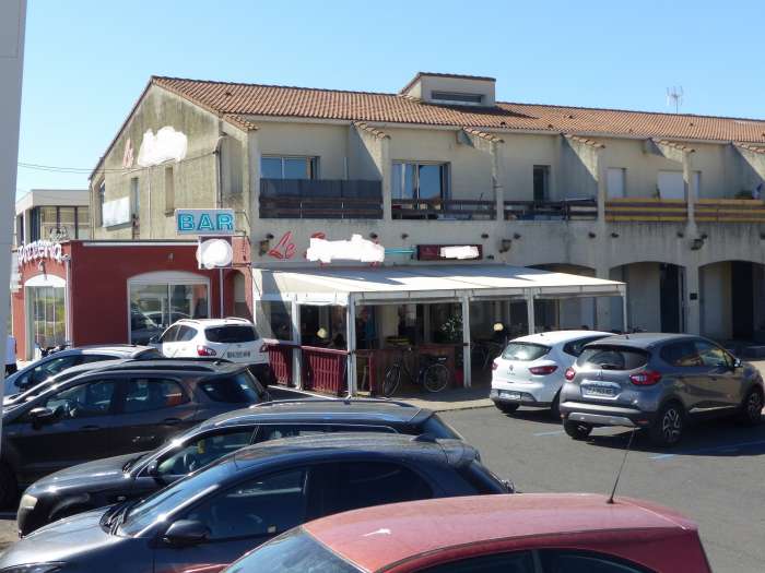Vente Bar, PMU, restaurant, pizzeria sur une avenue principale accès Cap d'Agde