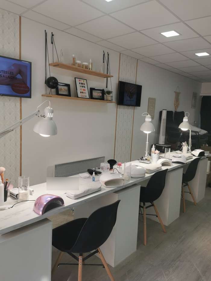 Vente Bar à ongles à Saint-Maximin-la-Sainte-Baume (83470), dans le centre ville