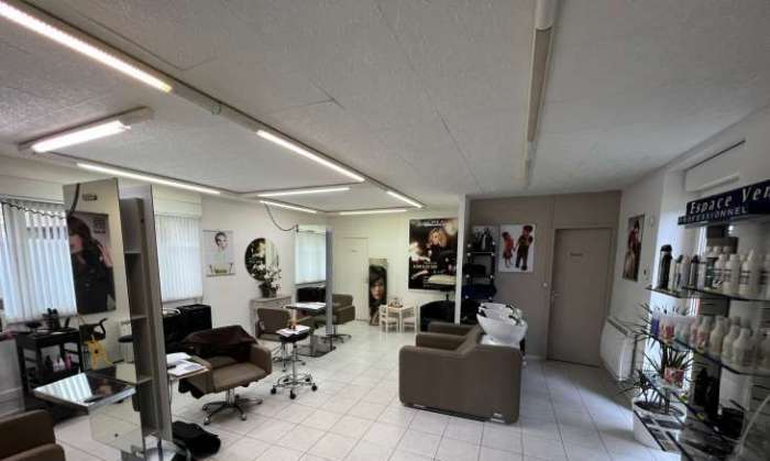 Vente Salon de coiffure, 60 m2 proche de Rennes (35000), dans le centre ville