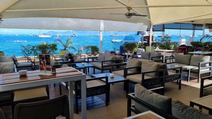 Vente Restaurant - bar situé au bord de Lagon, à Tahiti en Polynésie Française, dans une marina
