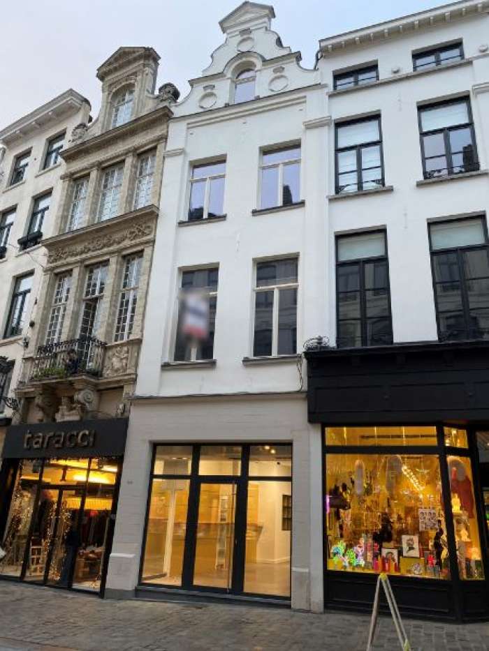 Vente Immeuble commercial situé dans le centre historique, dans la Grasmarktstraat à Bruxelles (1000) en Belgique