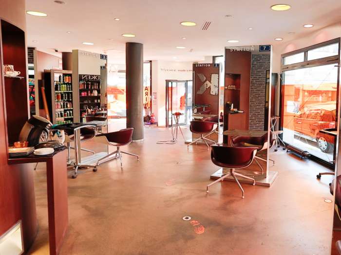 Vente Salon de coiffure mixte, esthétique, perruquerie à Reims (51100), sur un axe passant