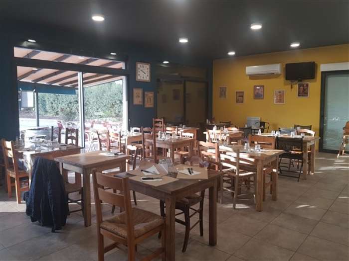 Vente Pizzeria, snack - Sud Ardèche en emplacement N°1, à Aubenas (07200) en France