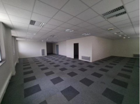 Vente Bureaux / Locaux professionnels, 240 m2 à Vannes (56000) en France