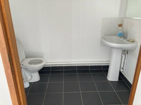 Vente Local commercial , 33 m2 à Saint-Germain-lès-Corbeil (91250) en France