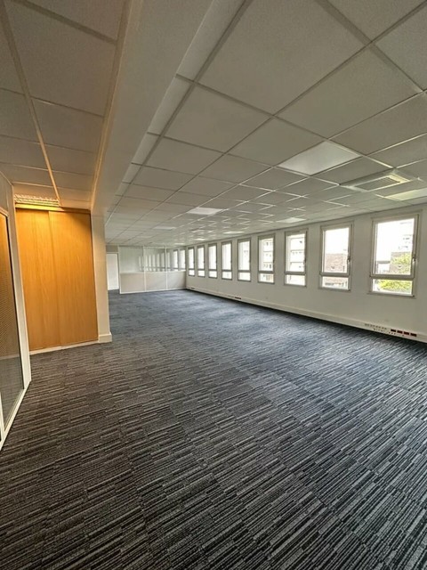 Vente Bureaux / Locaux professionnels, 310 m2 à Clichy (92110) en France