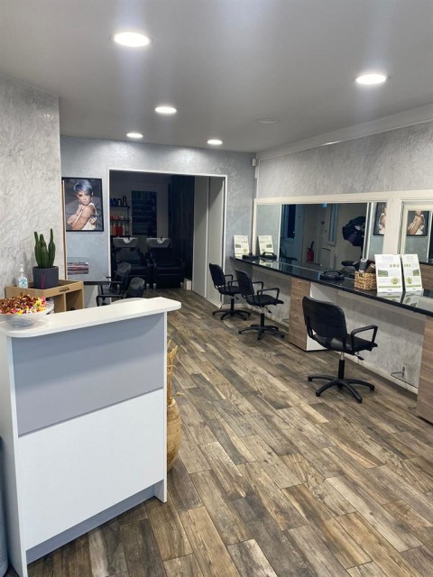 Vente Local commercial actuellement Salon de coiffure, 62 m2 à Livry-Gargan (93190), dans une zone fréquentée