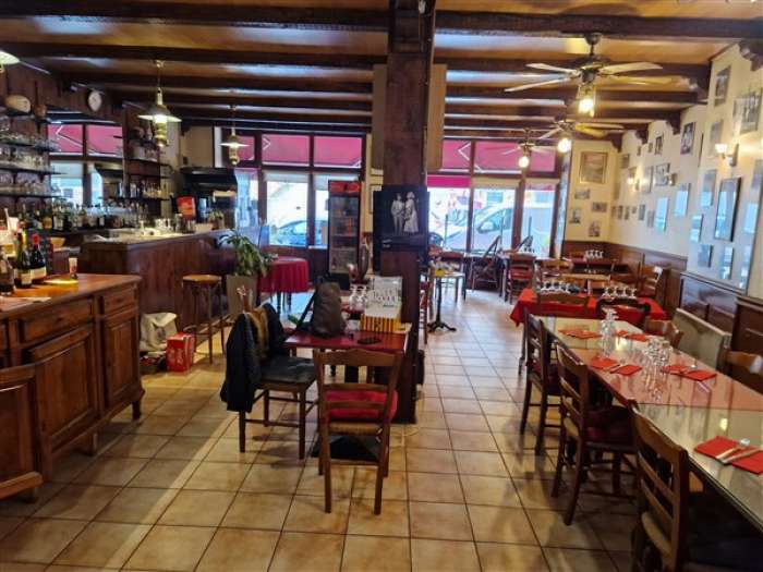 Vente Bar - restaurant proche d'Aubenas (07200), dans le centre ville en France