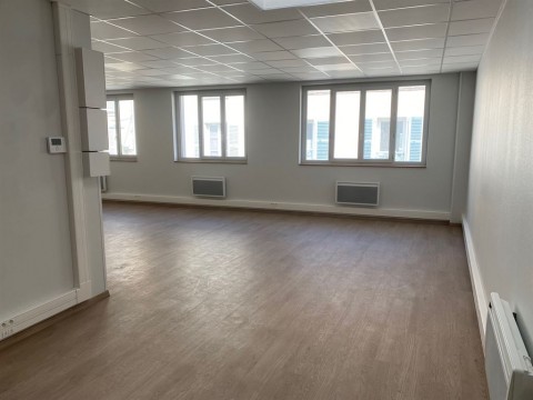 Vente Bureaux / Locaux professionnels, 58 m2 à Lagny-sur-Marne (77400) en France