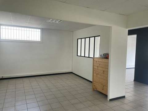 Vente Bureaux / Locaux professionnels, 150 m2 à Guilherand Granges (07500) en France