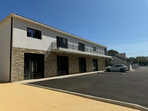 Vente Local commercial , 44 m2 à Allauch (13190) en France