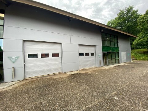 Vente Local d'activité / Entrepôt, 70 m2 à Voiron (38500), en emplacement N°1 en France