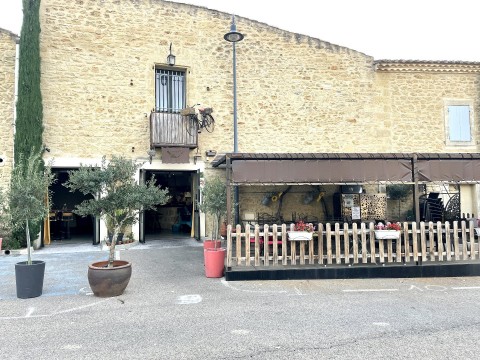 Vente Restaurant 50 couverts avec terrasse à Aigues vives (30670)