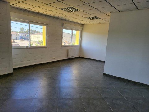 Vente Bureaux / Locaux professionnels, 40 m2 près de Champagné (72470)