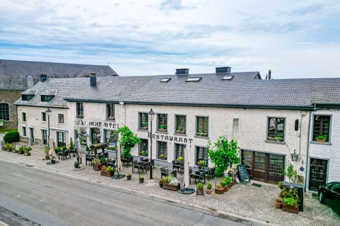 Vente Hotel - restaurant à 10 minutes de Bouillon et de la frontière Française en Belgique