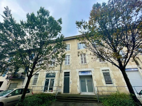 Vente Bureaux / Locaux professionnels, 90 m2 à Dax (40100) en France