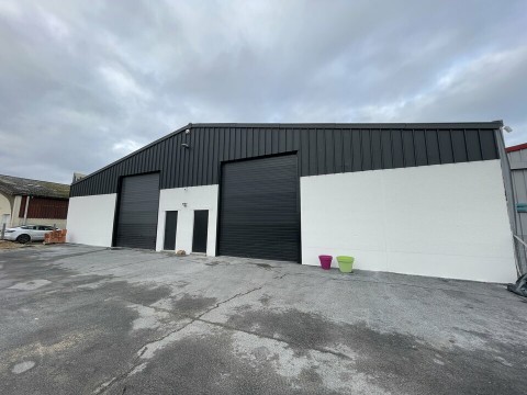 Vente Local d'activité / Entrepôt, 500 m2 à Muizon (51140) en France