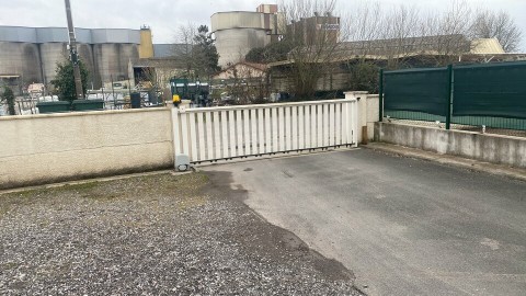 Vente Local d'activité / Entrepôt, 65 m2 à Saint-Vincent-de-Tyrosse (40230) en France