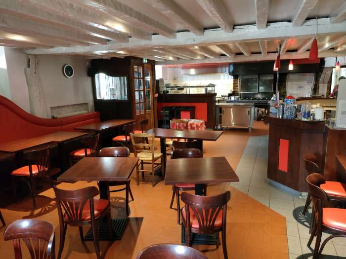 Vente Hôtel restaurant, bar, gîte avec parc arboré à Domfront en Poiraie (61700) en France