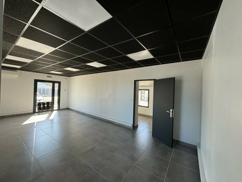 Vente Bureaux / Locaux professionnels, 84 m2 à Pau (64000) en France