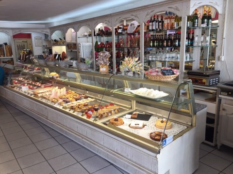 Vente Boulangerie, à 20 km de Pau (64000), centre village en France