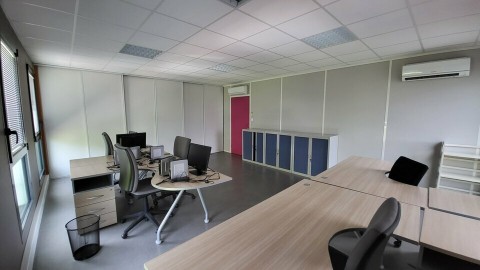 Vente Bureaux / Locaux professionnels, 331 m2 à Saint-Nazaire (44600)