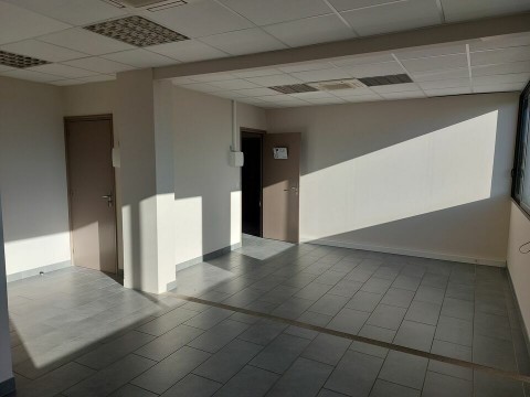 Vente Bureaux / Locaux professionnels, 27 m2 à Manosque (04100)