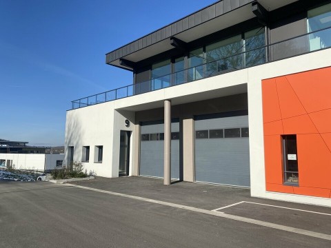 Vente Local d'activité / Entrepôt, 215 m2 à Poisy (74330) en France