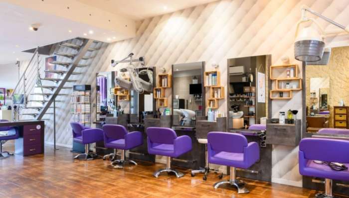 Vente Salon de coiffure avec logement de fonction climatisé  dans le centre ville, proche de Courdimanche (95800) en France