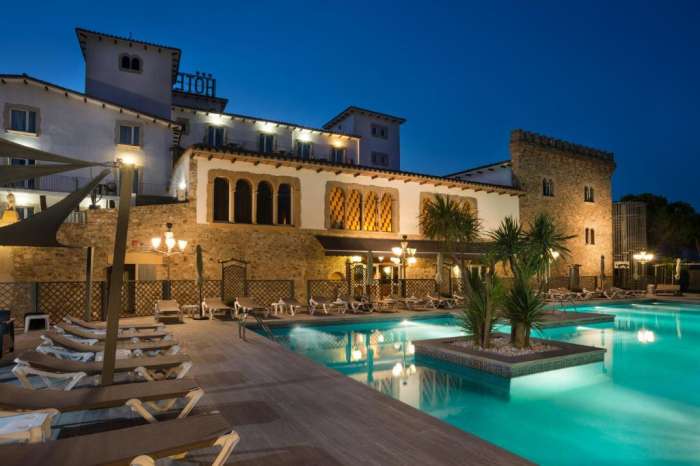 Vente Hôtel, bar avec terrasse à l'extérieur, Girona en Espagne
