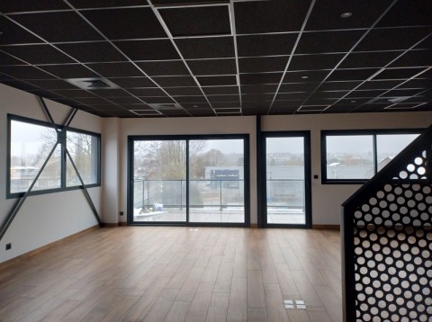 Vente Local commercial Bureaux / Locaux professionnels, 70 m2 à Voglans (73420)