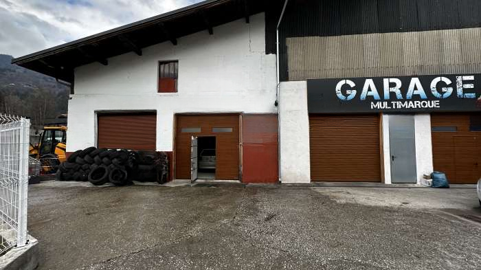 Vente Garage et nettoyage automobile sur un axe routier des plus grandes stations de skis, à Landry (73210)