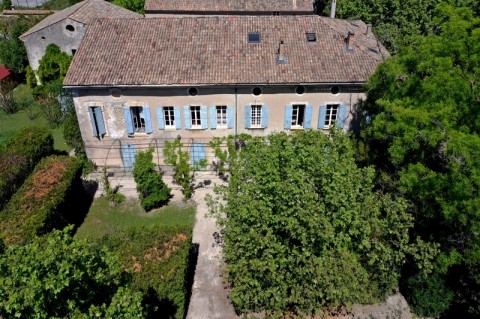 Vente Bureaux / Locaux professionnels, 107 m2 proche d'Avignon (84000)