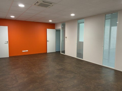 Vente Immeuble de bureaux de 685 m2 à Cenon (33150)
