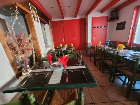 Vente Bar, Tabac, Loto, Restaurant 25 couverts avec terrasse dans une zone touristique, à Saint-Yrieix-la-Perche (87500) en France