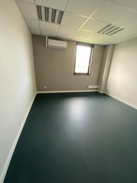 Vente Bureaux / Locaux professionnels, 27 m2 à Montauban (82000)