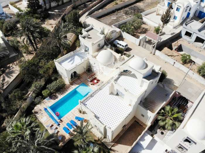 Vente Maison d'hôtes avec 5 suites à 3mn à pieds de la plage, Zarzis (09) en Tunisie
