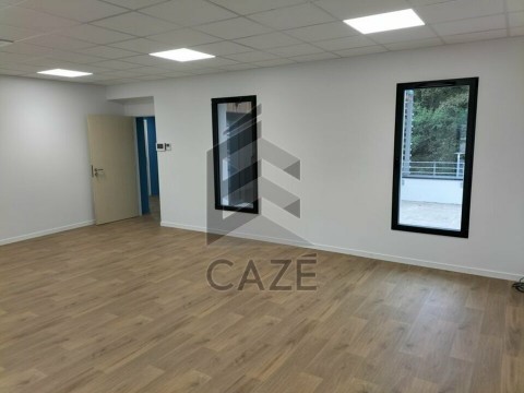Vente Bureaux / Locaux professionnels, 42 m2 à Léognan (33850) en France