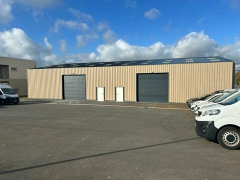 Vente Local d'activité / Entrepôt, 640 m2 dans une zone industrielle, à Châlons-en-Champagne (51000)