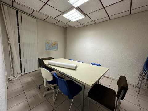 Vente Bureau de 75 m2, dans une zone économique, à Montluçon (03100)