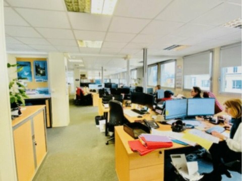 Vente Bureaux / Locaux professionnels, 3020 pi2 à Le Havre (76600) en France